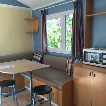 3 Etoiles - Ccbbbda 카스텔란