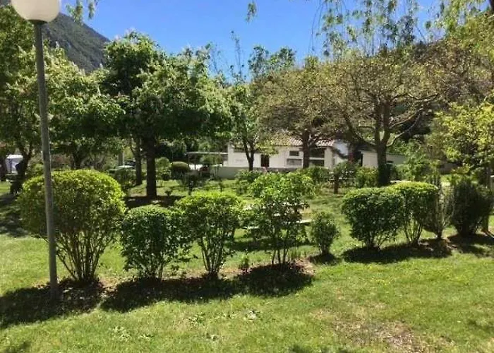 3 Etoiles - Ccbbbda Castellane