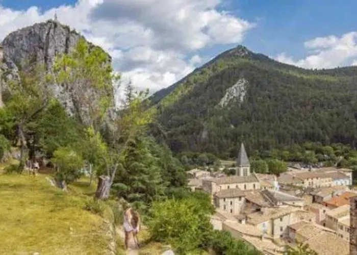 3 Etoiles - Ccbbbda * Castellane